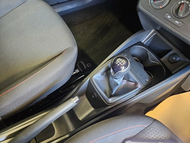 Seat Ibiza 2015 15 1.4 White #17