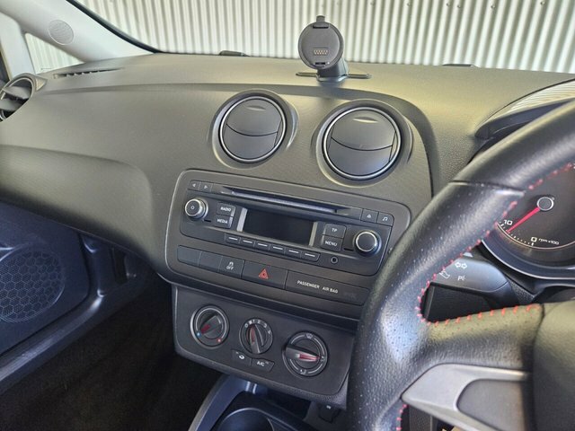 Seat Ibiza 2015 15 1.4 White #16