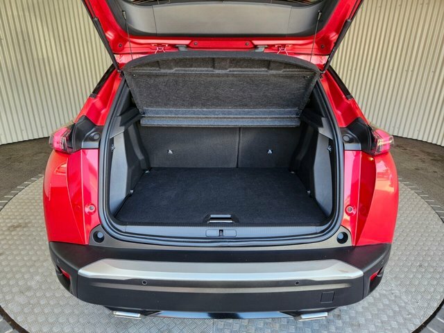 Peugeot 2008 1.2 Puretech Allure Premium Suv Red #5