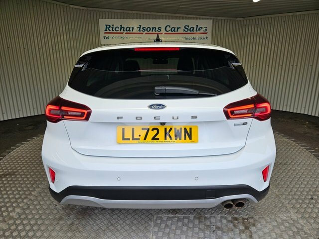 Ford Focus 1.0T Ecoboost Mhev Active Vignale Hatchback Pe LL72KWN White #4