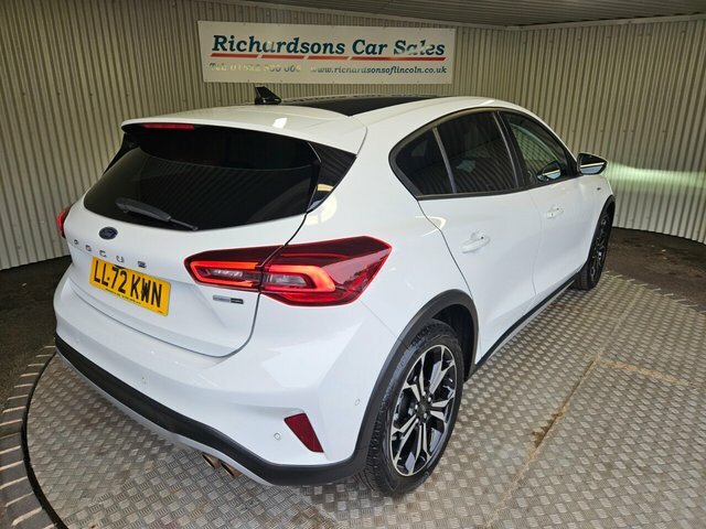 Ford Focus 1.0T Ecoboost Mhev Active Vignale Hatchback Pe LL72KWN White #3