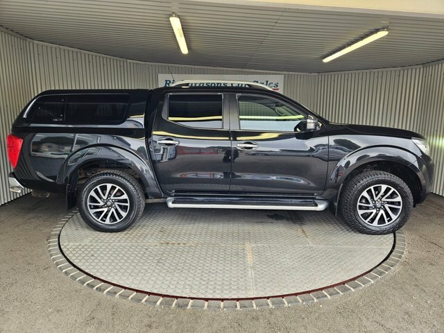 Nissan Navara 2.3 Dci Tekna Pickup Double Cab 4W Black #2