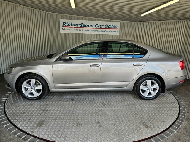 Skoda Octavia 1.4 Tsi Se Hatchback Euro 6 S S Beige #6