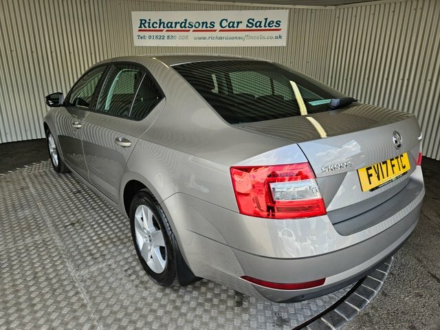 Skoda Octavia 1.4 Tsi Se Hatchback Euro 6 S S Beige #5