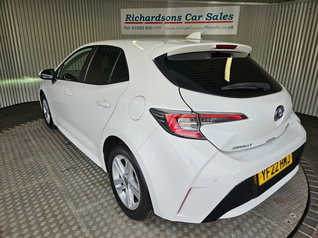 Toyota Corolla 1.8 Vvt-h Gpf Icon Tech Hatchback Hybri White #6