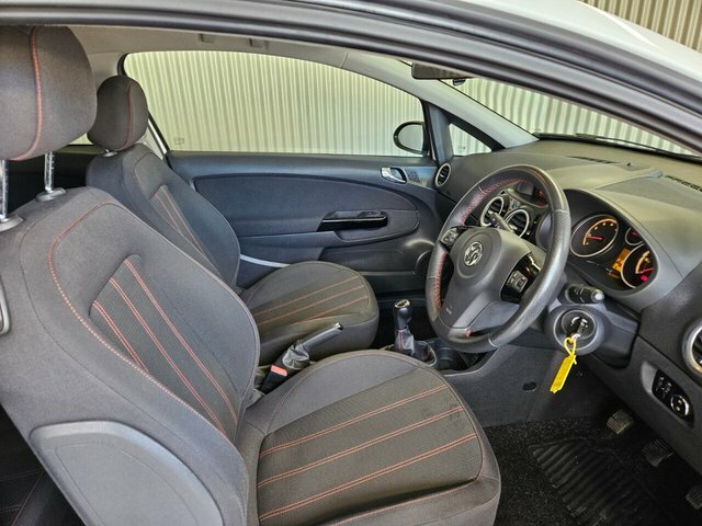 Vauxhall Corsa Hat 1.2I Energy Ac Red #15