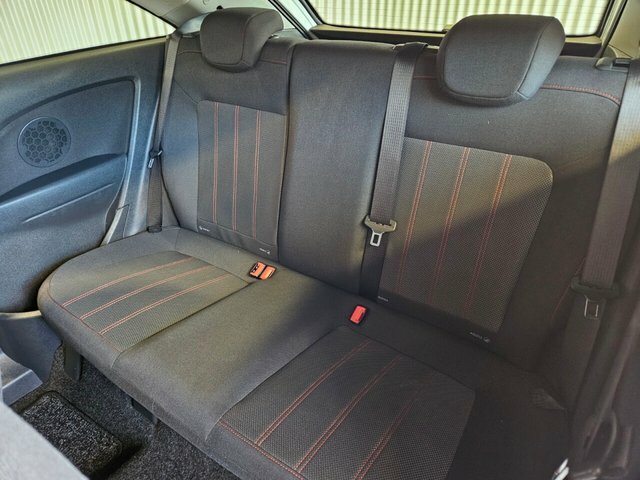Vauxhall Corsa Hat 1.2I Energy Ac Red #23