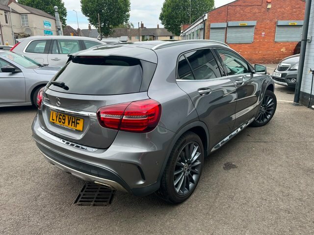 Mercedes-Benz GLA Class 1.6 Gla200 Amg Line Edition Plus Suv LY69VHF Grey #3