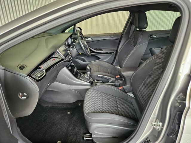 Vauxhall Astra 1.6 Cdti 16V 136 Elite Nav Hatchback Black #32