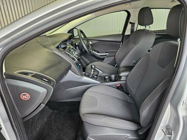 Ford Focus Hatchback 1.6 Tdci Zetec Euro 5 Ss 201363 Black #32
