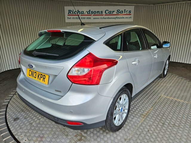 Ford Focus Hatchback 1.6 Tdci Zetec Euro 5 Ss 201363 Black #3