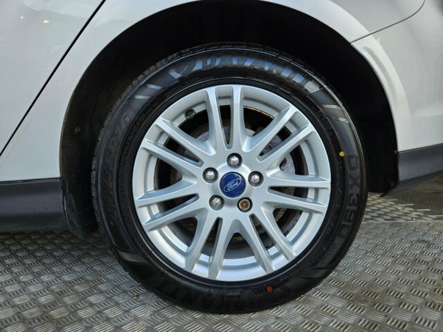 Ford Focus Hatchback 1.6 Tdci Zetec Euro 5 Ss 201363 Black #14