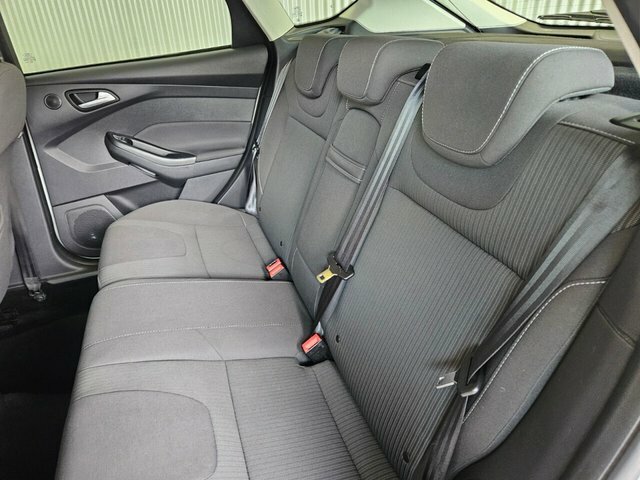 Ford Focus Hatchback 1.6 Tdci Zetec Euro 5 Ss 201363 Black #29