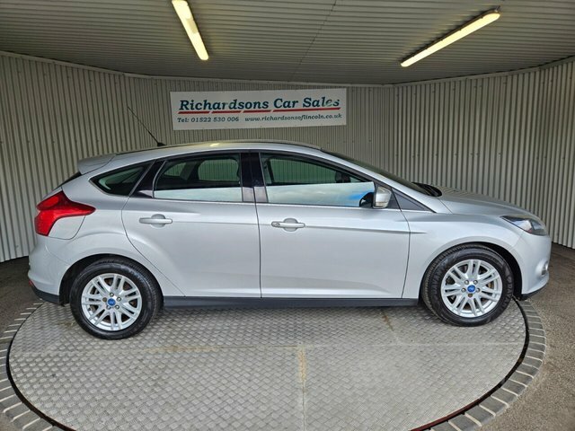 Ford Focus Hatchback 1.6 Tdci Zetec Euro 5 Ss 201363 Black #2