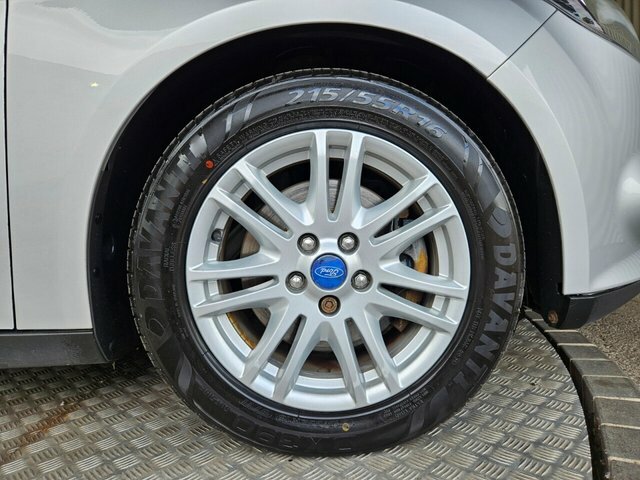 Ford Focus Hatchback 1.6 Tdci Zetec Euro 5 Ss 201363 Black #11