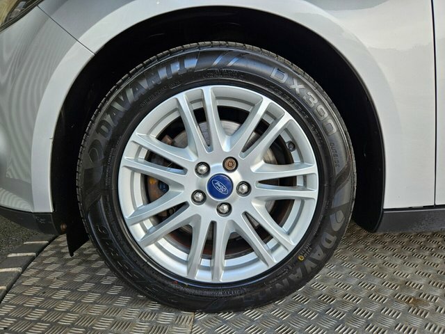 Ford Focus Hatchback 1.6 Tdci Zetec Euro 5 Ss 201363 Black #13