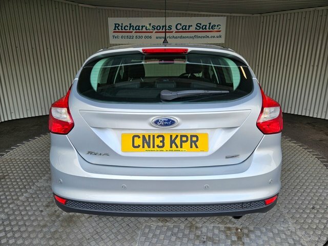 Ford Focus Hatchback 1.6 Tdci Zetec Euro 5 Ss 201363 Black #4