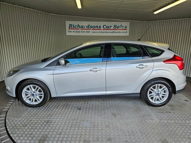 Ford Focus Hatchback 1.6 Tdci Zetec Euro 5 Ss 201363 Black #7