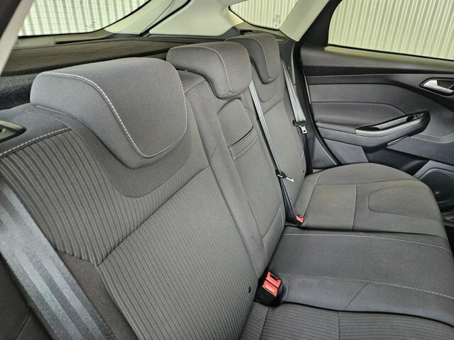 Ford Focus Hatchback 1.6 Tdci Zetec Euro 5 Ss 201363 Black #25