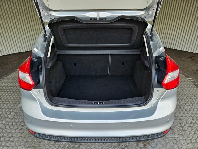 Ford Focus Hatchback 1.6 Tdci Zetec Euro 5 Ss 201363 Black #5
