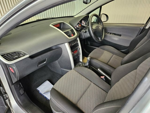 Peugeot 207 Hdi S Black #26