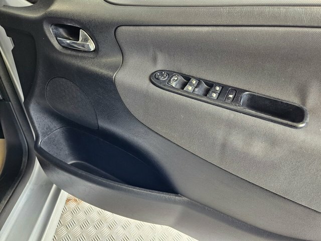 Peugeot 207 Hdi S Black #17