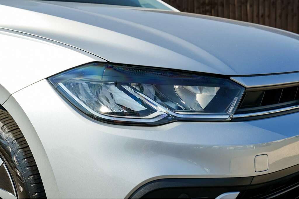 Volkswagen Polo Volkswagen Polo 1.0 Tsi Life Hatchback Silver