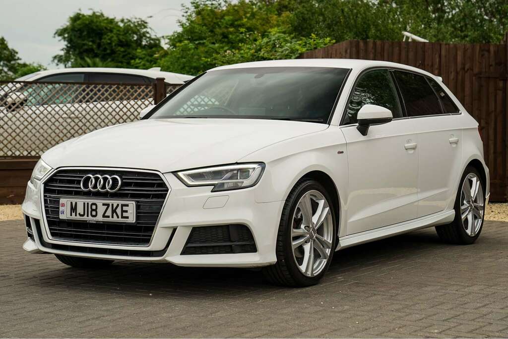 Audi A3 Audi A3 1.5 Tfsi Cod S Line Sportback M MJ18ZKE White #4