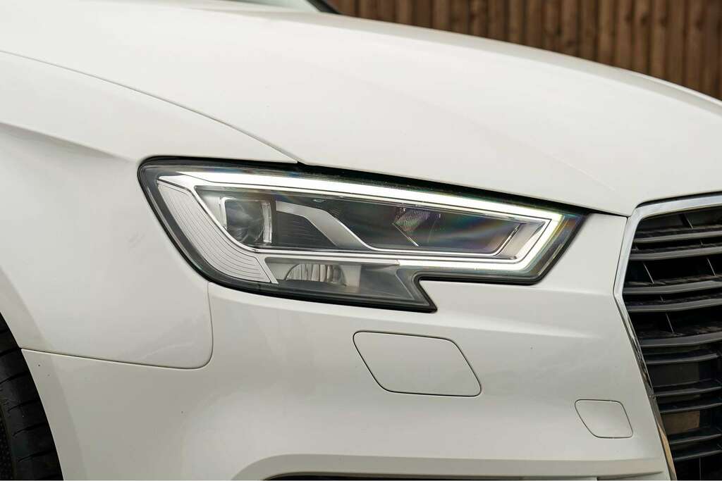 Audi A3 Audi A3 1.5 Tfsi Cod S Line Sportback M MJ18ZKE White #3