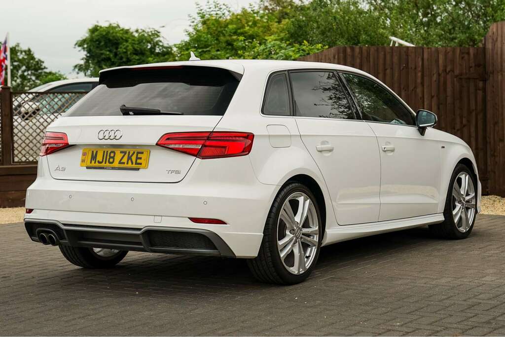 Audi A3 Audi A3 1.5 Tfsi Cod S Line Sportback M MJ18ZKE White #6