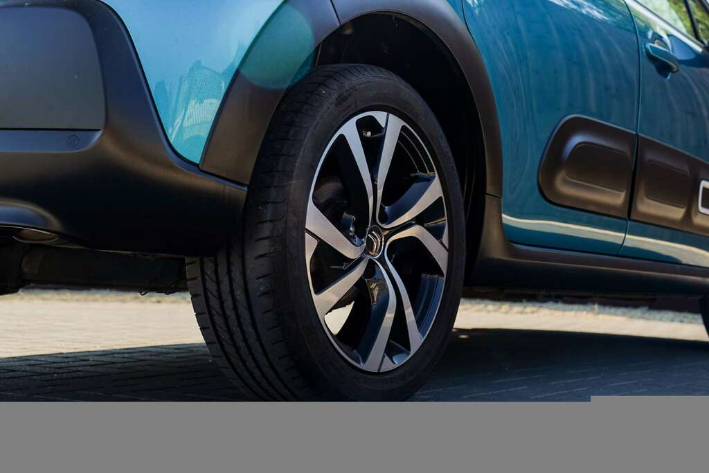Citroen C3 Citroen C3 1.2 Puretech Shine Plus Hatchback P Blue