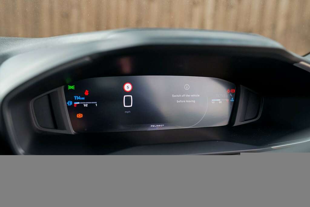 Peugeot 2008 Peugeot 2008 1.2 Puretech Allure Suv Ma VN24XZM Grey #6