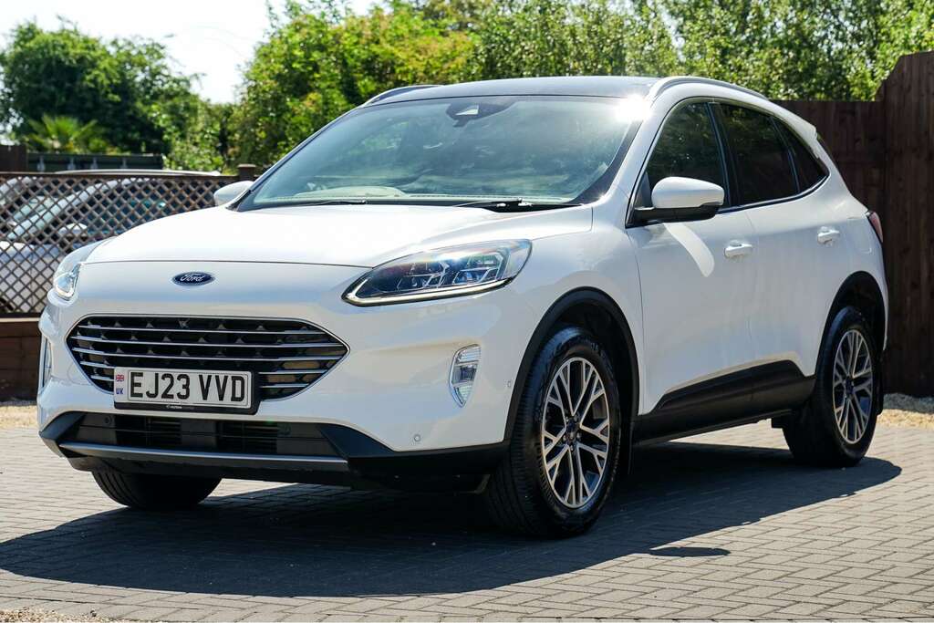 Ford Kuga Ford Kuga 1.5T Ecoboost Titanium Edition Suv P Silver