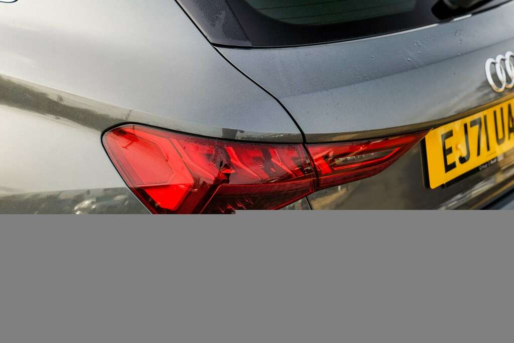 Audi A3 Audi A3 1.4 A3 Sportback 40 Tfsi S Line E Semi-aut Grey #3