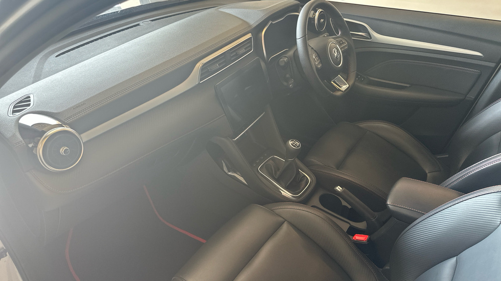 MG ZS Exclusive 1.5 HT24OXR Silver #2