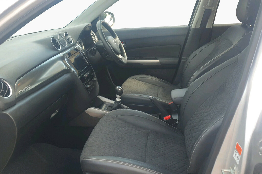 Suzuki Vitara 1.4 Boosterjet Mhev Sz5 Suv Hybrid Manu EU73ZYV Silver #2