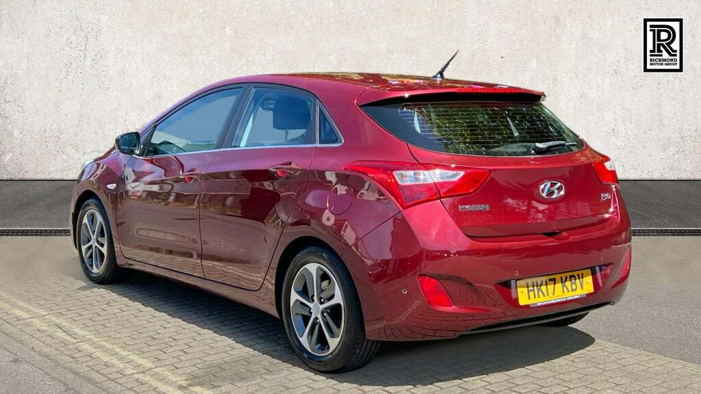 Hyundai I30 1.4 Blue Drive Se Hatchback Euro Red #3