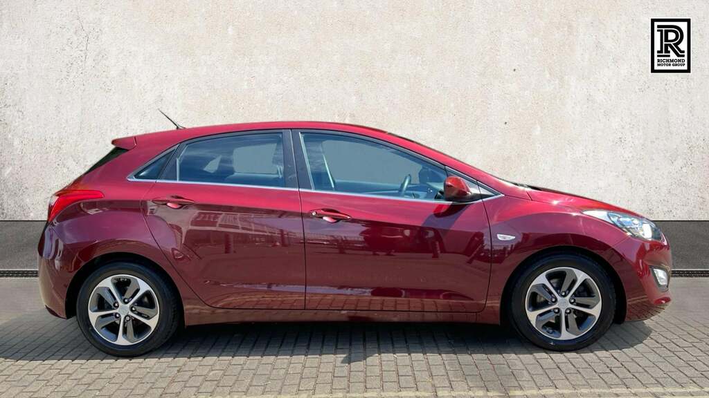Hyundai I30 1.4 Blue Drive Se Hatchback Euro Red #4