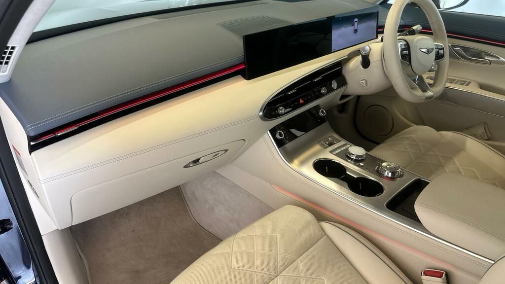 Genesis GV70 84Kwh, Dual Motor Dynamic Suv White #12