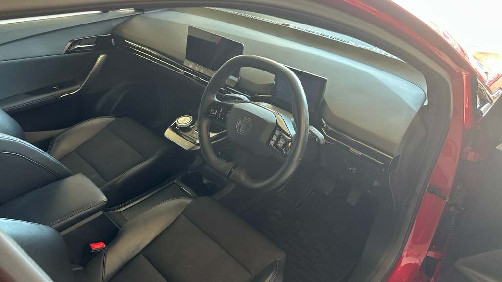 MG MG4 Trophy - Long Range 64Kwh HV73JSZ Red #6