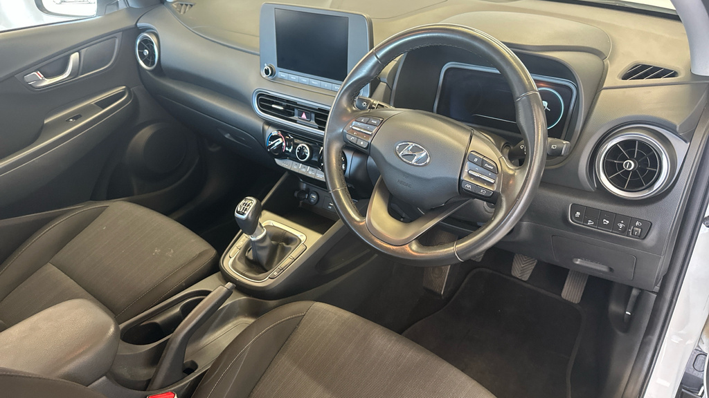 Hyundai Kona 1.0 T-gdi Mhev Se Connect Suv Hybrid Ma HK71ZYN White #6