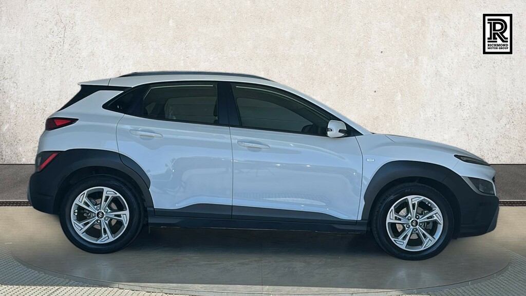 Hyundai Kona 1.0 T-gdi Mhev Se Connect Suv Hybrid Ma HK71ZYN White #4