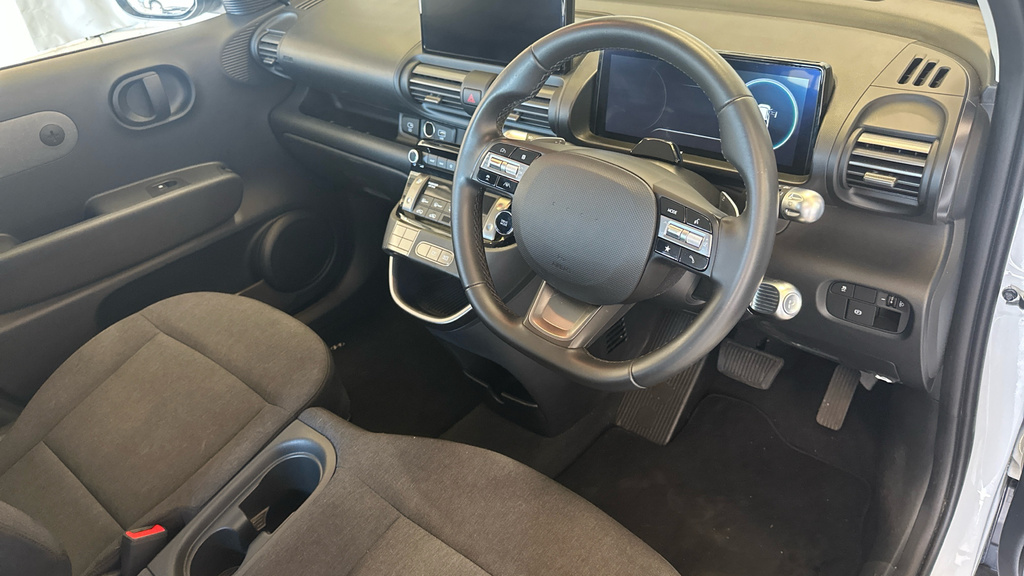 Hyundai Inster Standard Range 42Kwh 01 Suv 97 HT25ZSX White #6