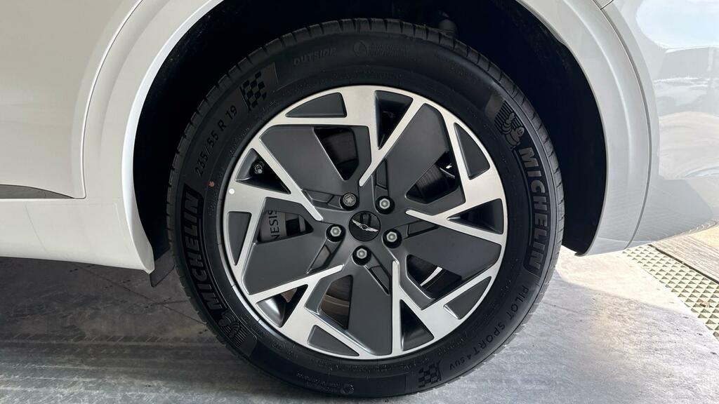 Genesis GV70 84Kwh Dual Motor Pure Suv 4Wd  #4
