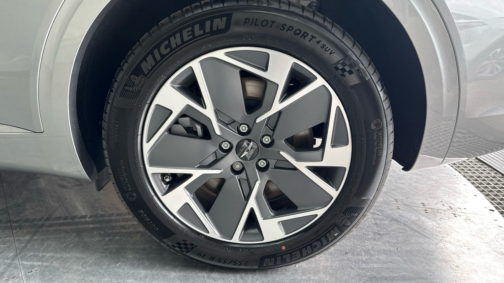 Genesis GV70 84Kwh Dual Motor Pure Suv 4Wd  #4