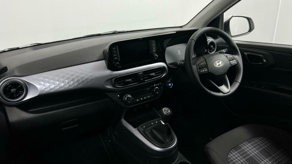 Hyundai I10 1.0 Advance Hatchback Euro 6 S White #2