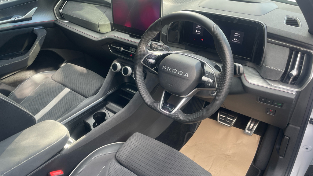 Skoda Kodiaq 1.5 Tsi Iv 25.7Kwh Sportline Suv Plug-i HN26BVB #6