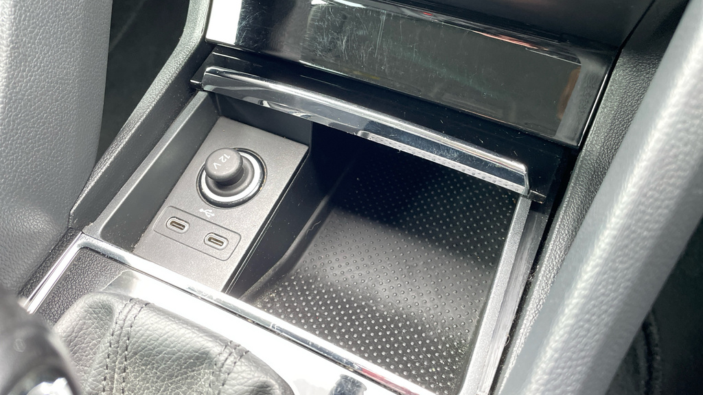Skoda Karoq Suv Black #22