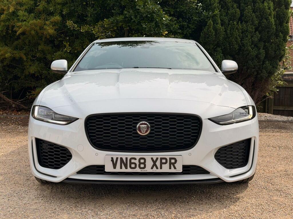 Jaguar XE 2.0 D180 R-dynamic Hse Euro 6 Ss VN68XPR White #4