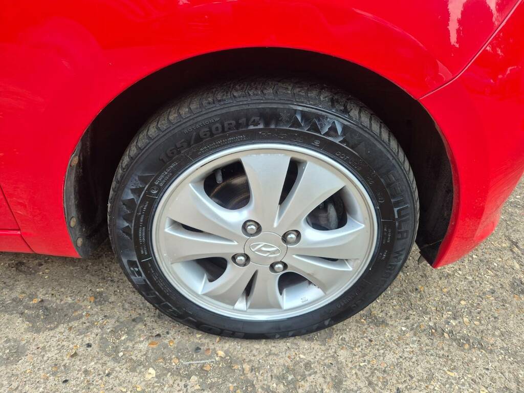 Hyundai I10 1.2 Active Red #5